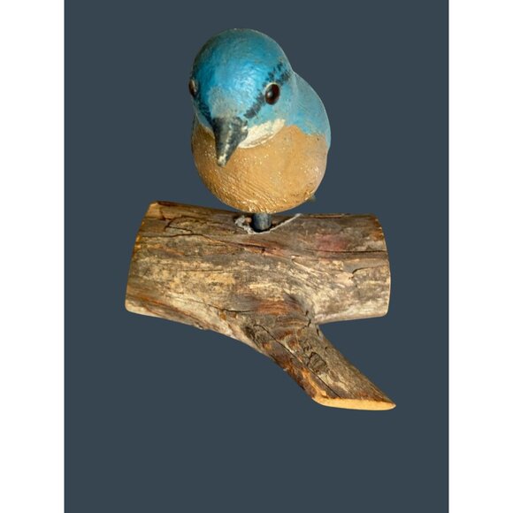 Hand-Carved Folk Art Bluebird On Rustic Wooden Perch Signed JLB 1987 5" Decor - Picture 1 of 6